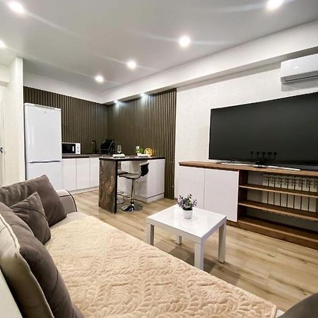 New Apart in the Central city, сауна, джакузи, панорамный вид! Усть-Каменогорск Экстерьер фото
